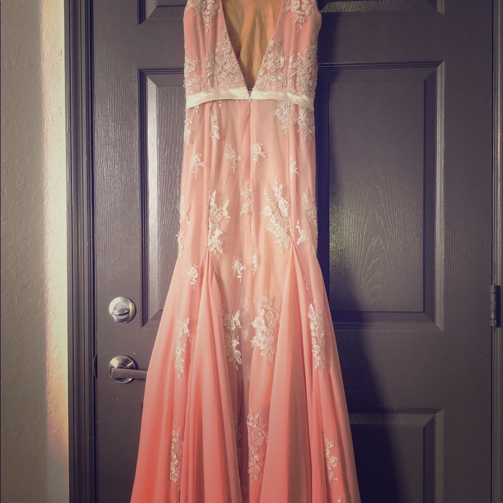 Prim dress